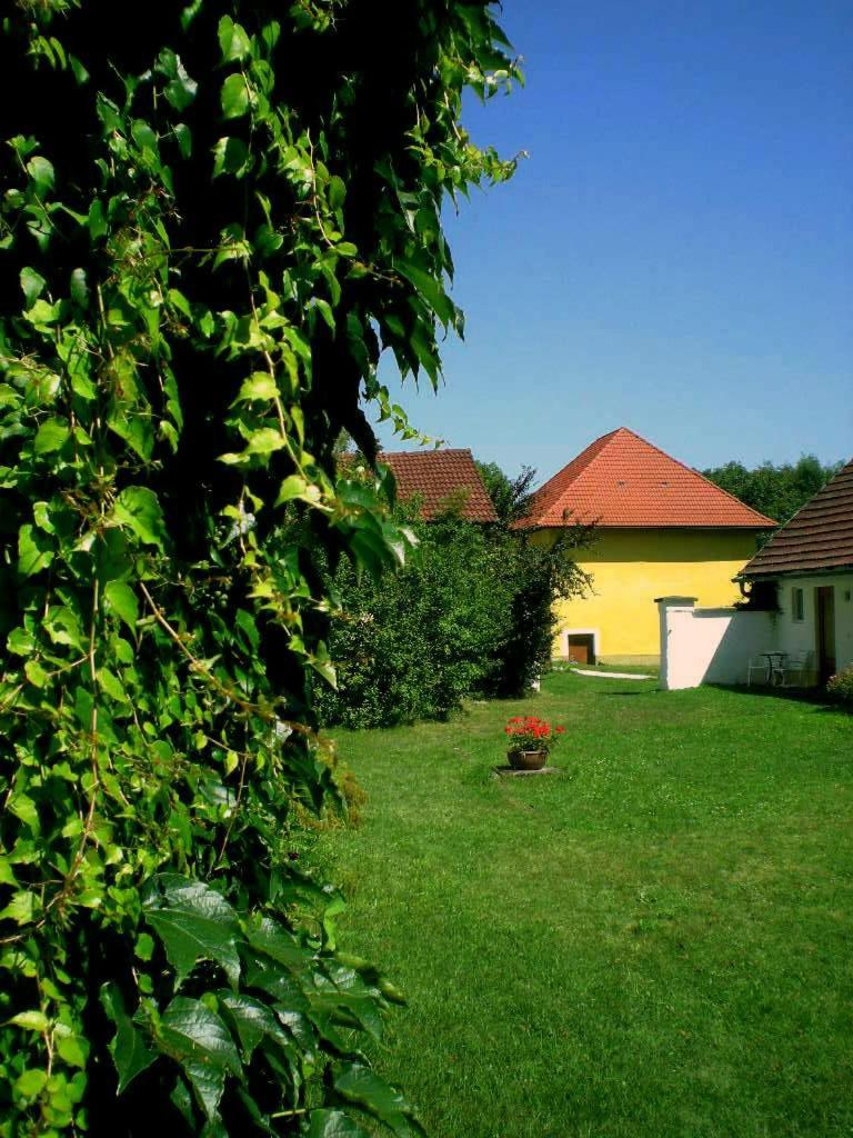 Skorianzhof Hotel Eberndorf Exterior foto